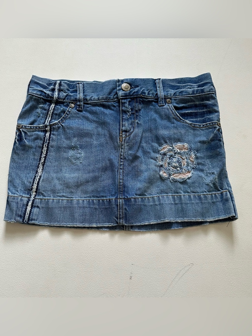 Old Navy Special Edition Blue Distressed Denim Mini Skirt Embroidered Size 2 - Picture 15 of 15